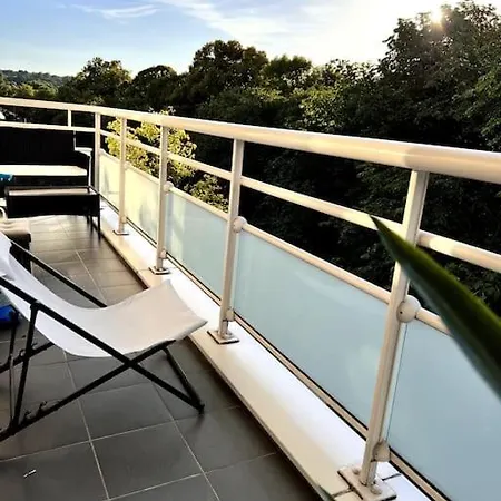 2 Bedroom With Parking, Pool And Tennis Apartment Le Chesnay (Yvelines)